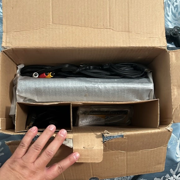 Never taken out the box Sony play station 3 comes with games - Picture 4 of 7